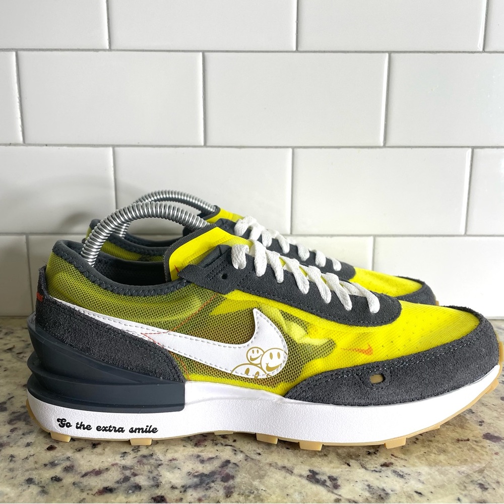 Nike Waffle One GS "Go the extra mile" Size 7Y DO5868-700